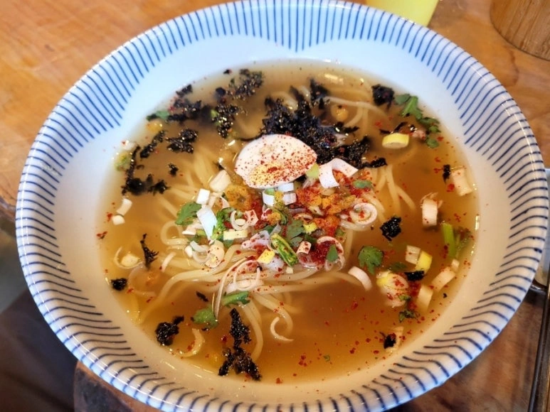 왼손 우동 짜장 탕수육 3000원 짜장면 놀면뭐하니 식당 맛집 (경희대 외대 근처) 놀면뭐하니 3000원 우동